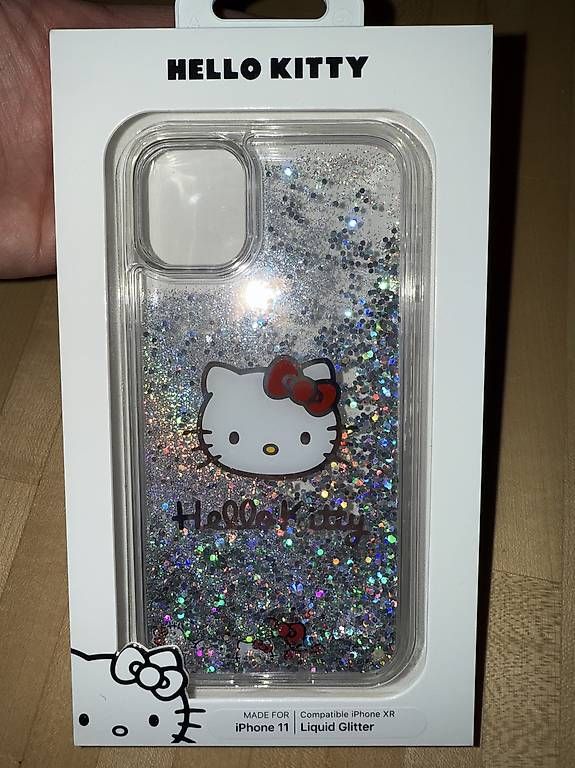 Coques & Protection écran: iPhone 11 / Liquid Glitter HELLO KITTY Hülle Case – Neuf avec emballage d'origine à Buchs AG par Cres3