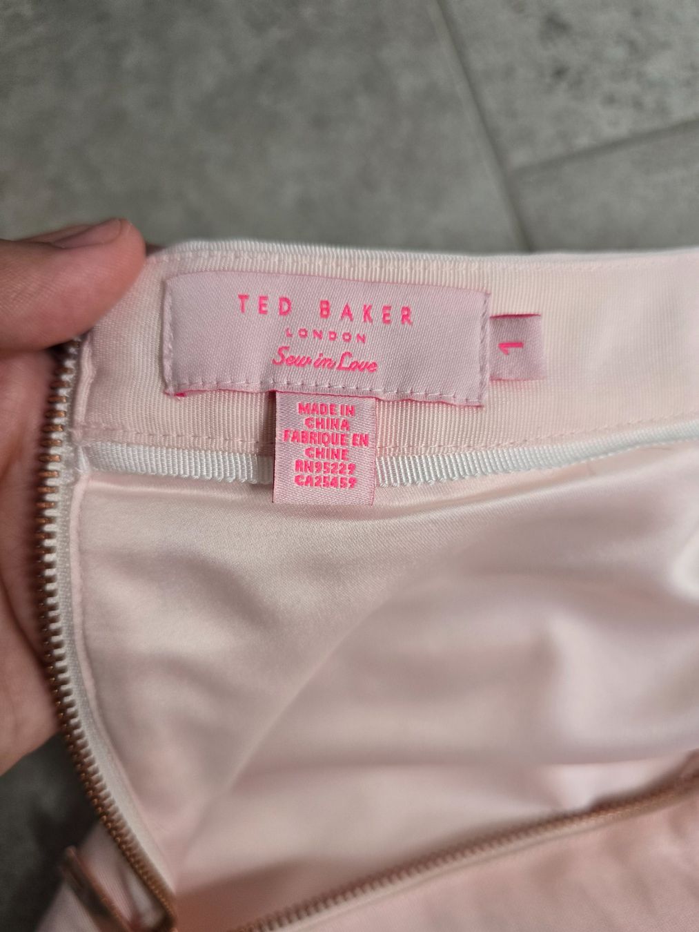 Ted Baker Jupes: Ted Baker Damen Rock Neu – Neuf (Voir description) à Heerbrugg par Lulu022020 4