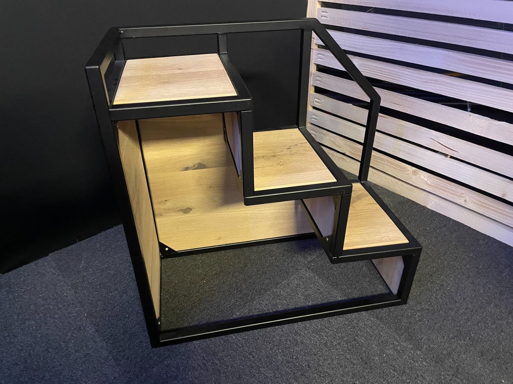 Auffahrrampen: Einzelstück - Designer Katzen- oder Hundetreppe – Gebraucht aus Wabern von carciofo 1