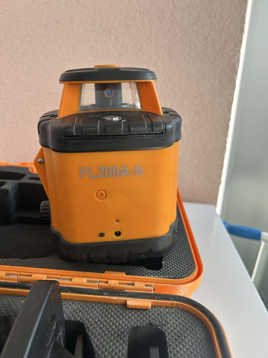 Laserliner Messen: Rotationslaser FL200A-N. DEFEKT – Defekt aus Rothrist von Miri_sm6 2