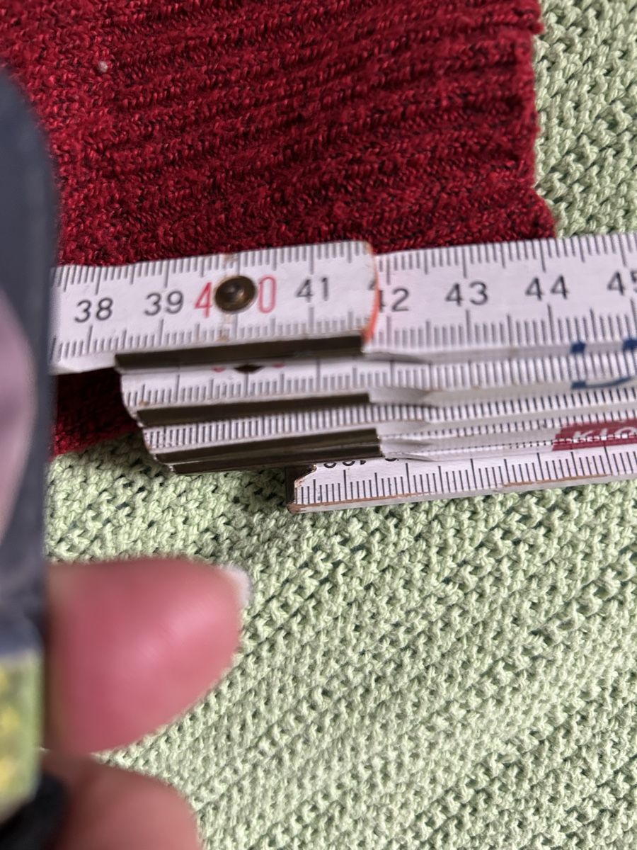 Pullover & Sweatshirts: Vero Moda Pullover rot V-Ausschnitt Grösse XL – Gebraucht aus Rüti ZH von Masken 5