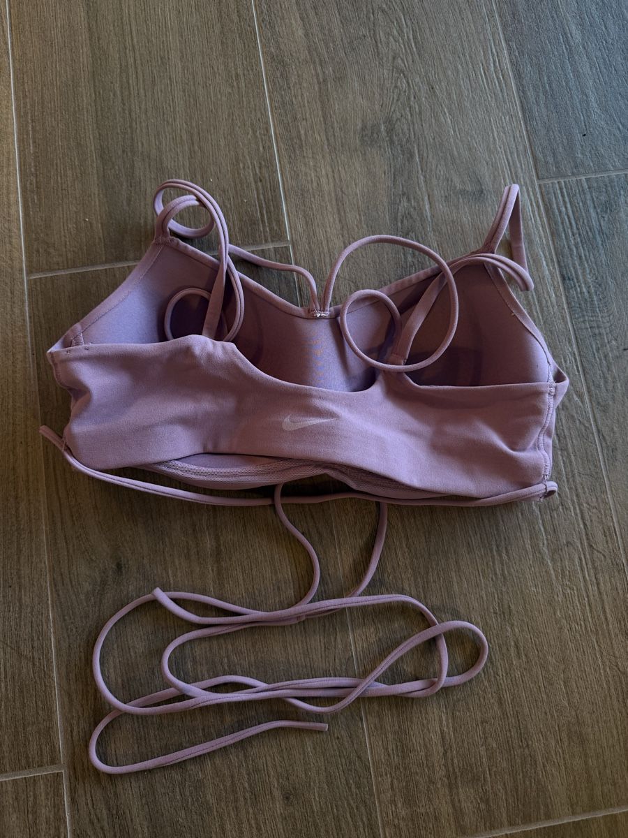 Nike Tops: Nike zenvy sports bra – Gebraucht aus Zürich von Bellinka23 1