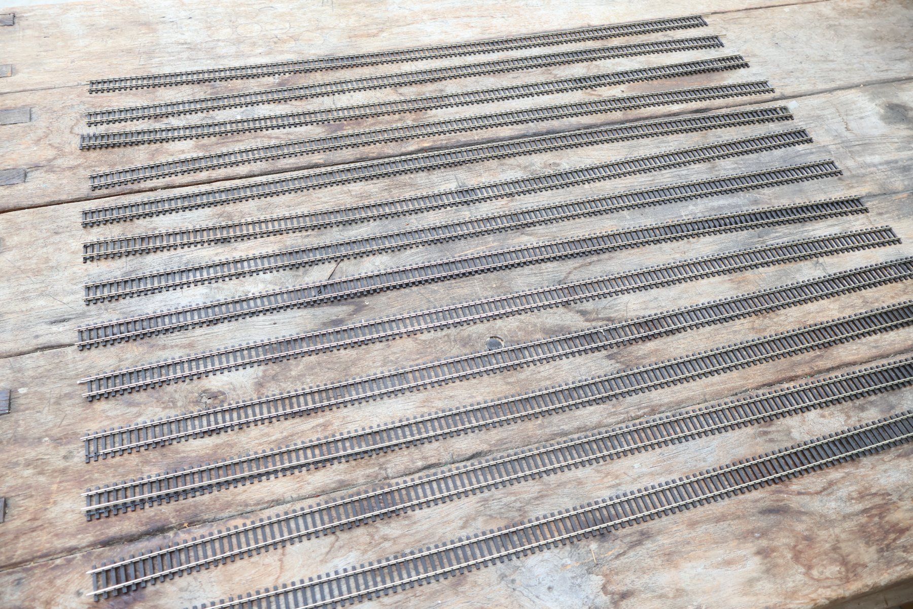 Modellini di ferrovie: PECO 13 x Flexgleis/Gerade H0 - DC ca. 90cm – Usato da Winterthur venduto da Monstera 1