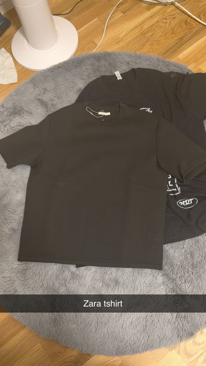 Zara T-Shirts: Zara tshirt 1 mal getragen – Neu (gemäss Beschreibung) aus Pieterlen von sam_58jm