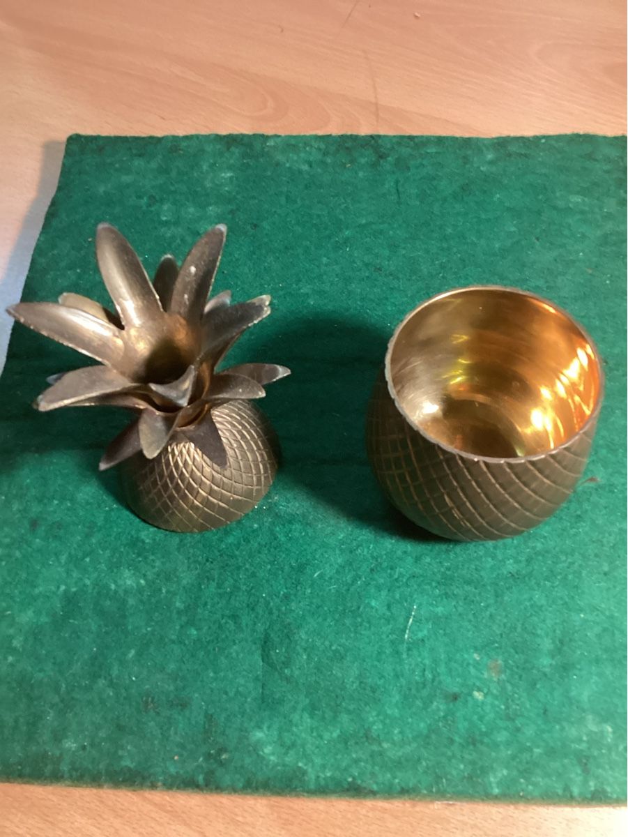 Tutte le decorazioni: Deko Ananas Messingdose – Usato da Zuzwil SG venduto da lak_x6f2 1