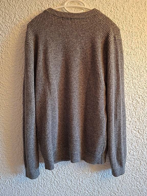 Pullover & Sweatshirts: Grauer Strickpullover Grösse M – Gebraucht aus Belp von ced_y8hx 2