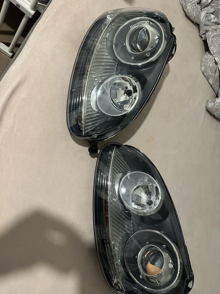 VW Fari: VW Golf 5 Scheinwerfer Links Rechts Set Gut Erhalte – Usato da Zürich venduto da ner_j6xn