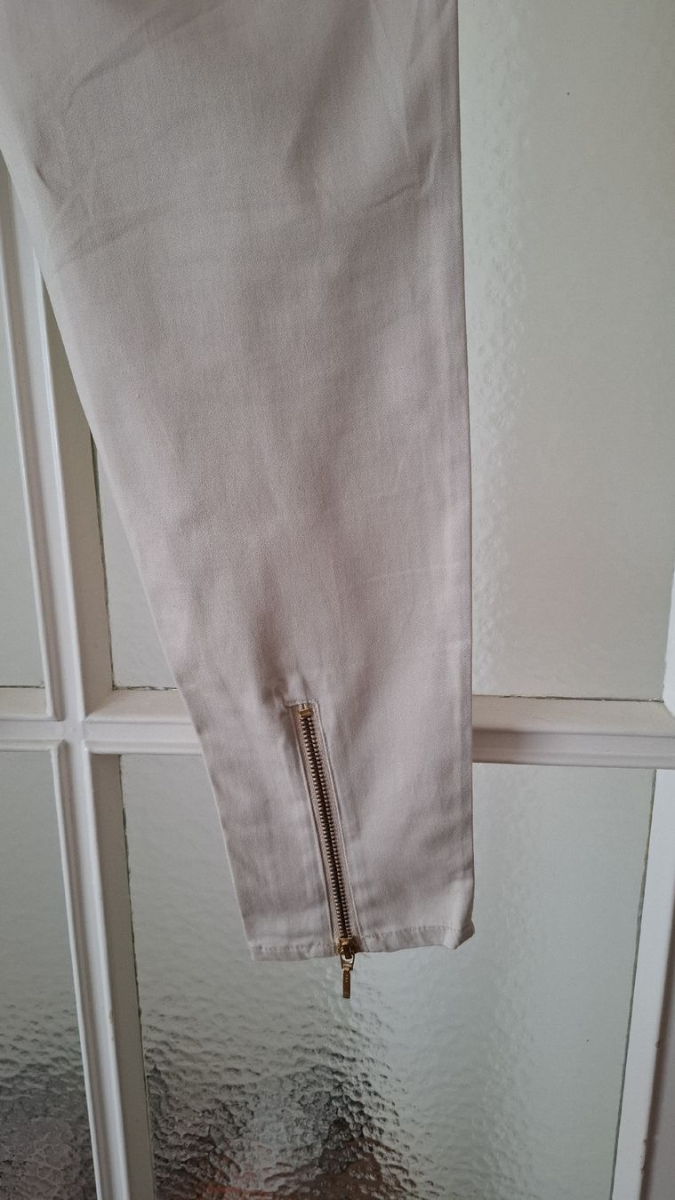 H&M Pantaloni: Pantalon beige H&M – Usato da Vevey venduto da latessinoise 2