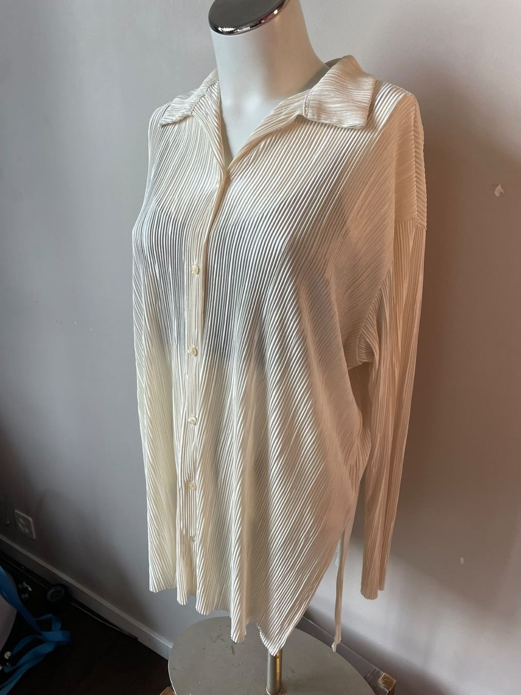 Lots de vêtements: Ensemble fluide plissé crème - Taille L – D'occasion à Troinex par Irisglo 1