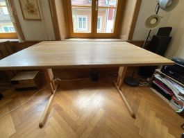 Hochwertiger Schreibtisch höhenverstellbar