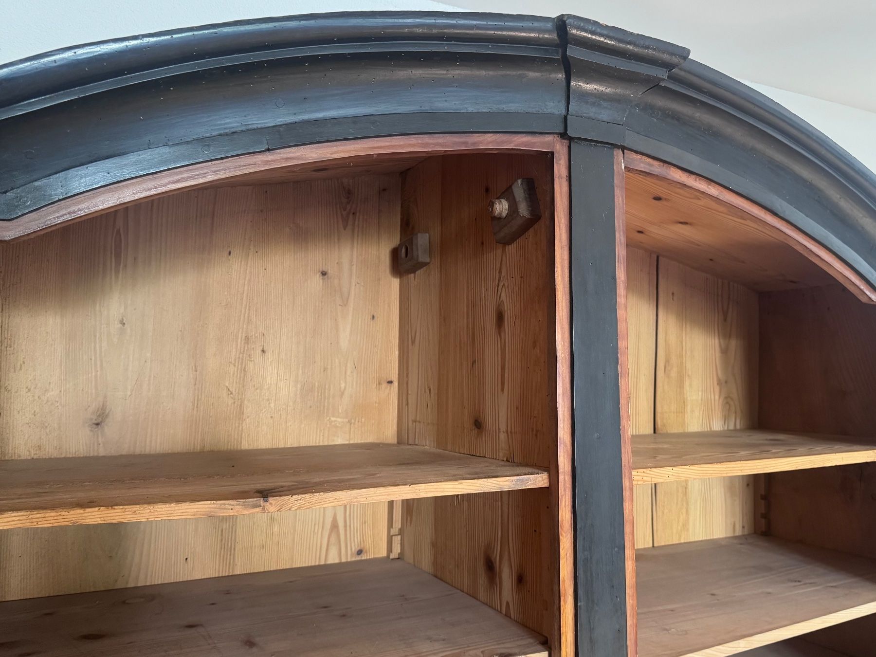 Armadi: Antiker Schrank Massivholz zerlegbar – Usato da Winterthur venduto da bin_y5kb 4