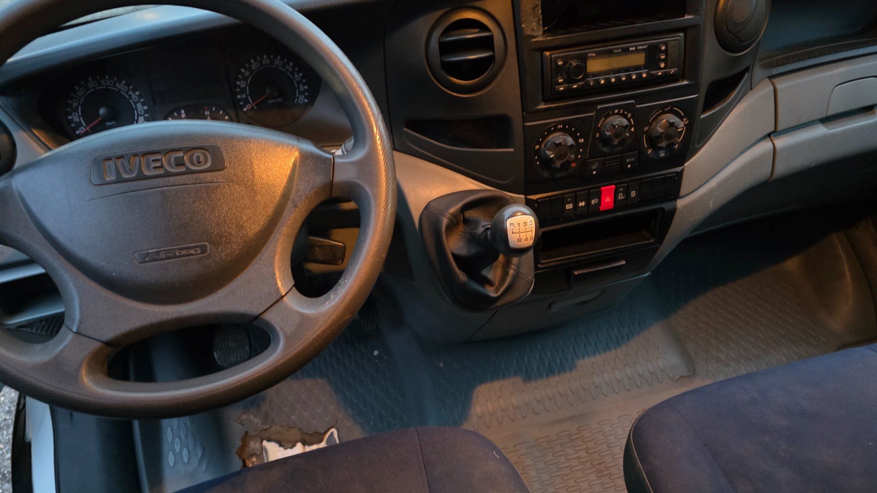 Iveco Veicoli commerciali: Iveco 35s 18v Daily – Usato da Arbon venduto da .Tropxe. 5