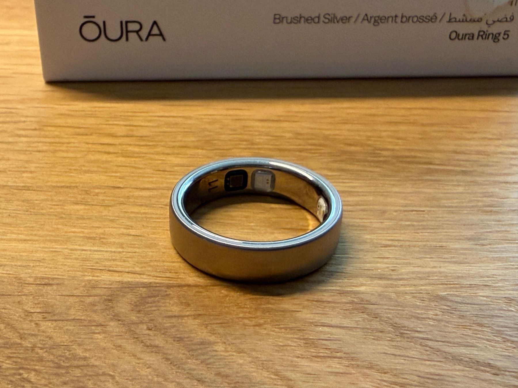 Oura Anelli: Oura Ring 5 Brushed Silver - Grösse 11 – Usato da Rotkreuz venduto da Lasso27 1