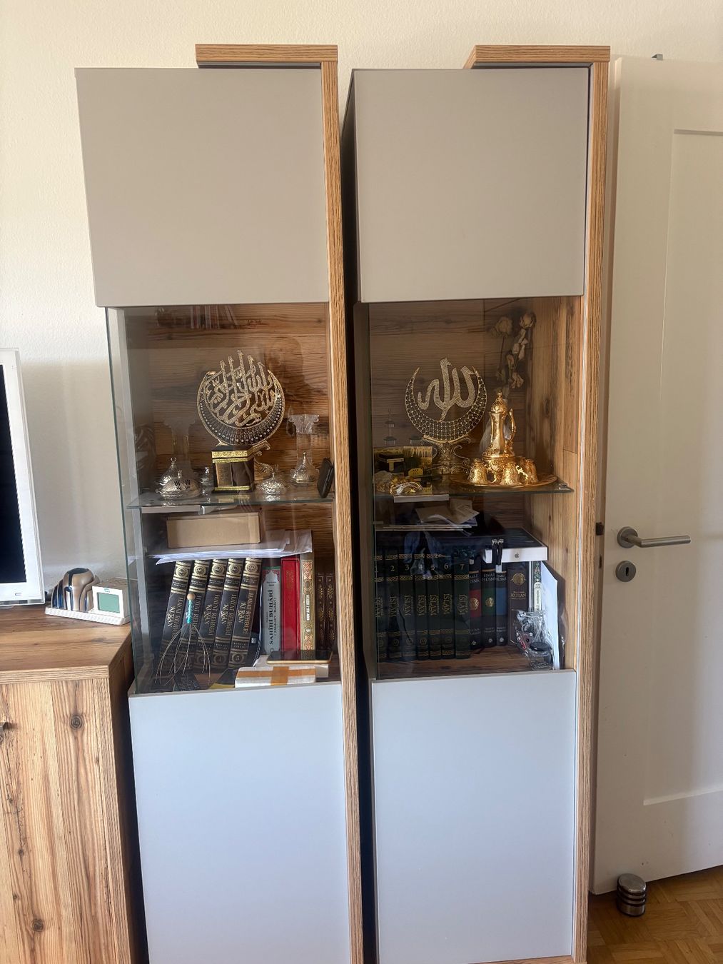 TV Möbel: Sideboard mit Vitrine, TV Möbel – Gebraucht aus Winterthur von tusem-tet 2
