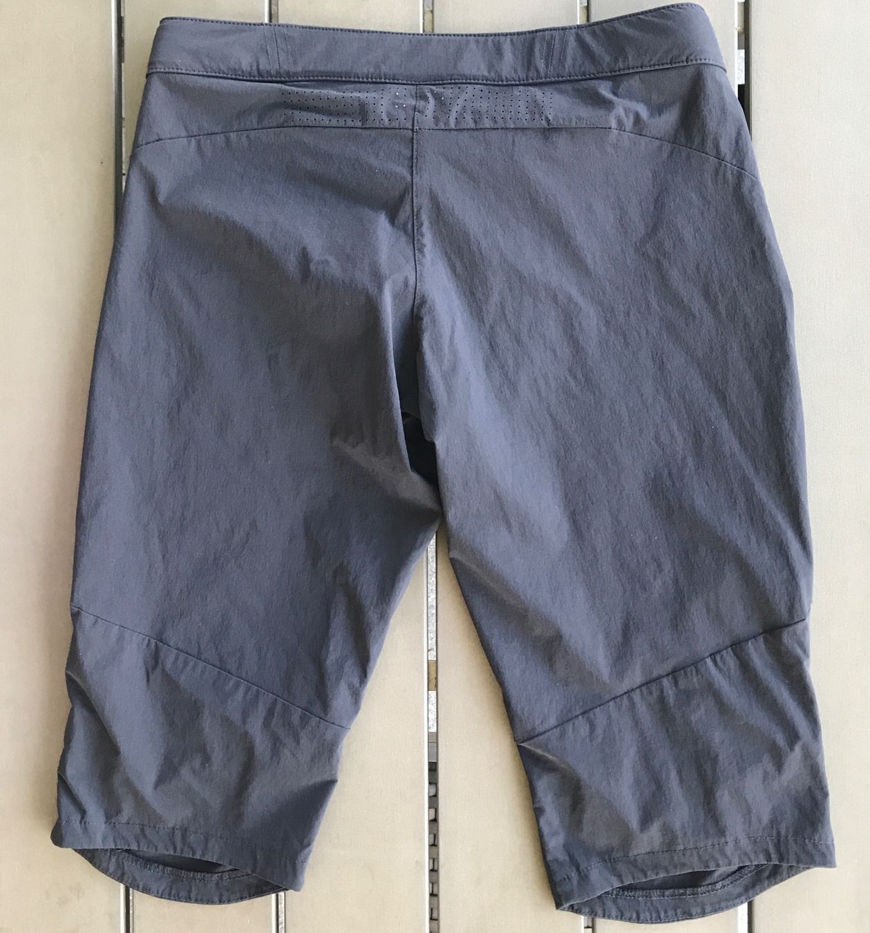 Decathlon Hosen: Trekkingshorts Quechua Damen anthrazit, Gr. 36 – Gebraucht aus Ebnat-Kappel von Molton 1