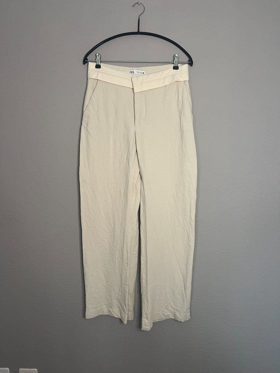 Zara Pantalons: beige ZARA Stoffhose, Size S – D'occasion à Muri b. Bern par SigridW