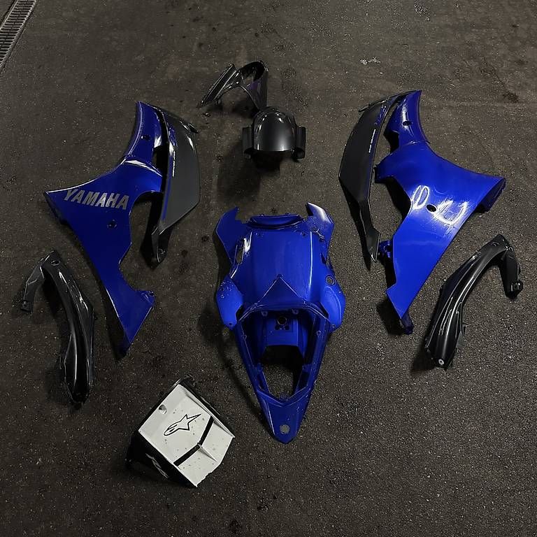 Tutti i ricambio per moto: Yamaha R6 Verkleidung  – Usato da Horw venduto da guggertim 2