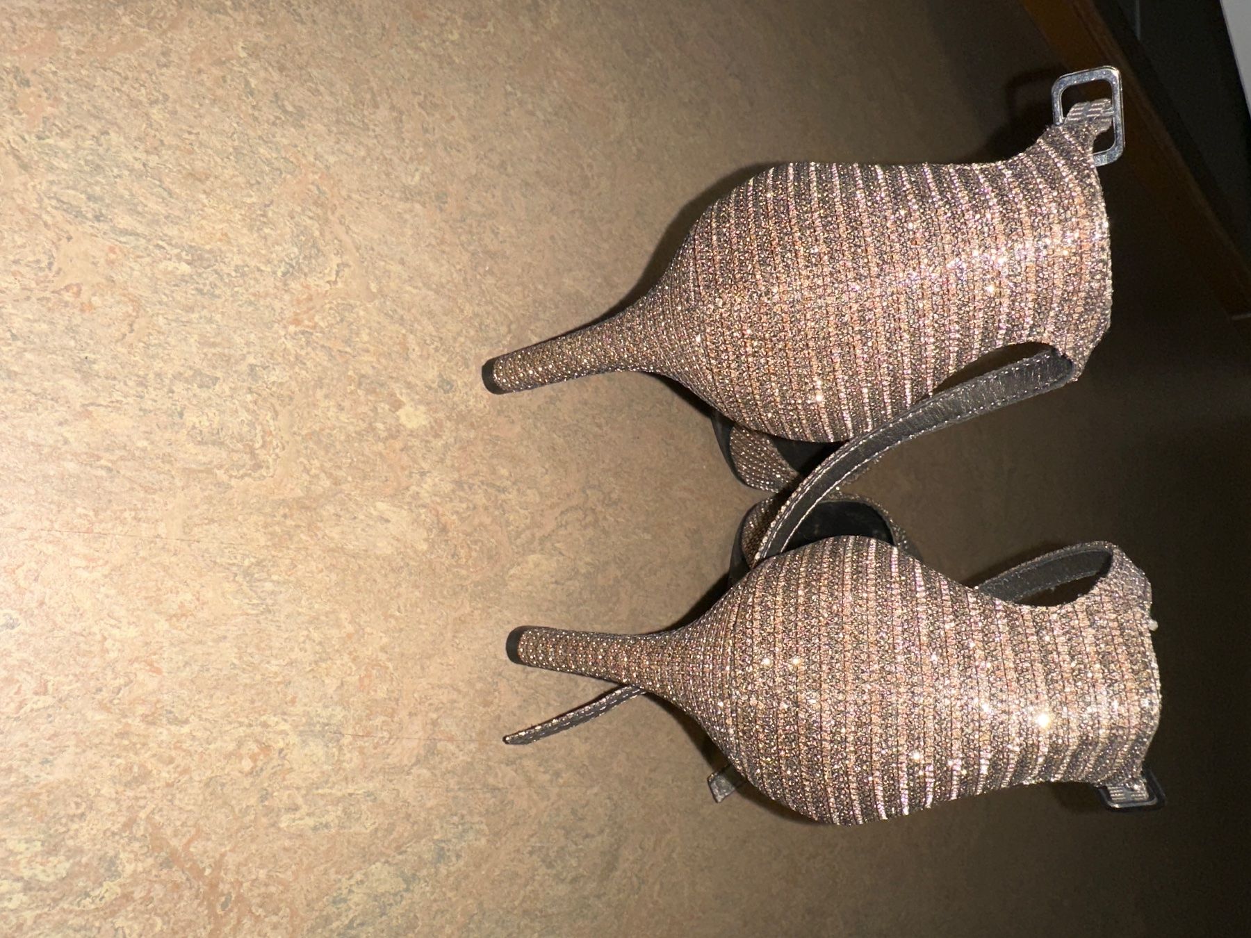 Scarpe da donna: High heels – Usato da Winterthur venduto da Can.sel37 1