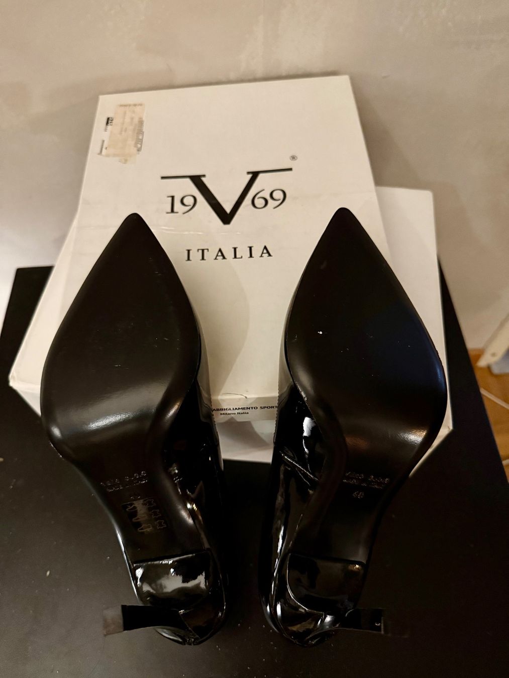 Versace Chaussures femmes: Escarpins noirs – neufs – taille 40 – Neuf avec emballage d'origine à Petit Lancy par sgomez01 2