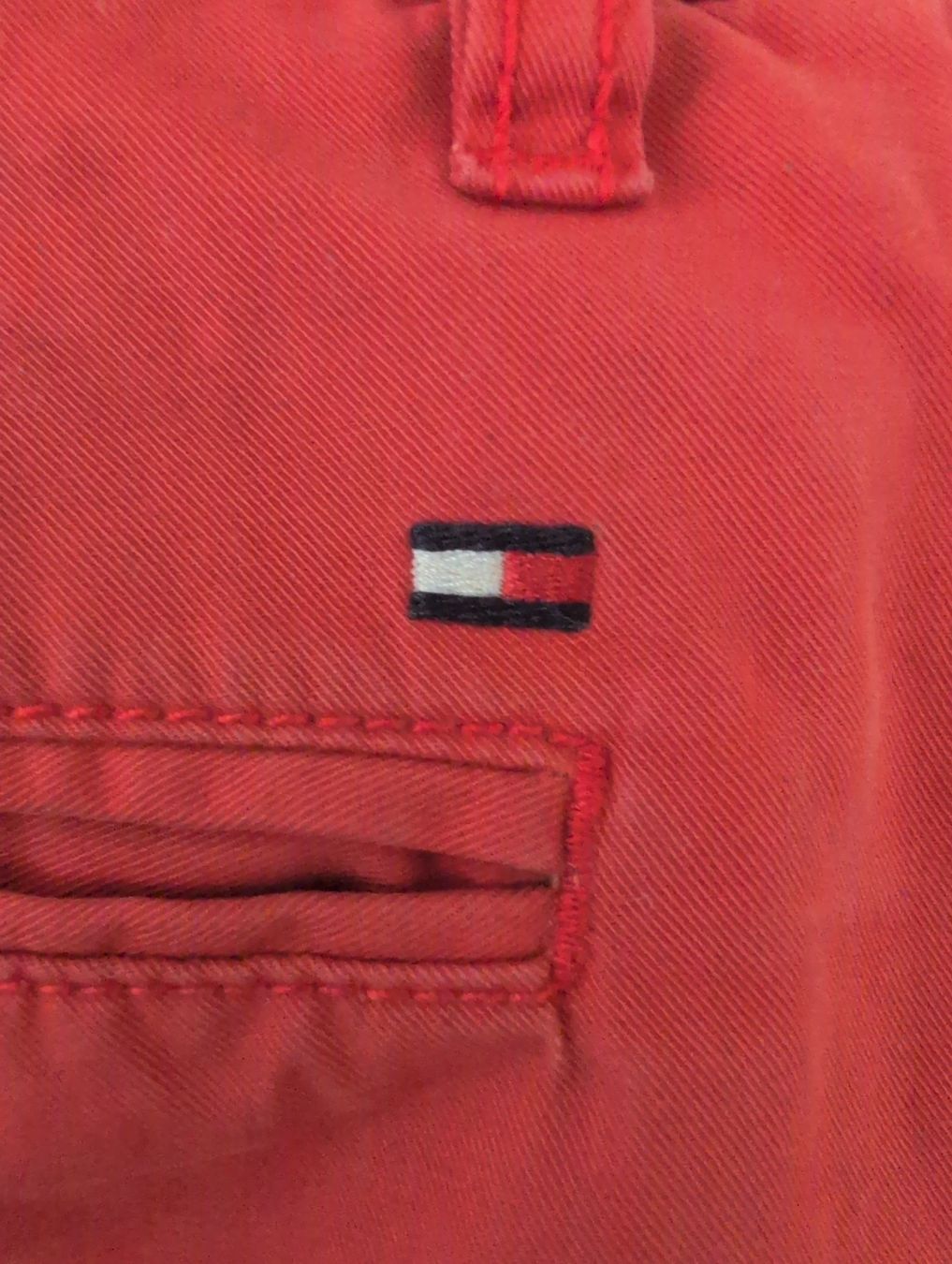 Tommy Hilfiger Pantaloni: alte rote Tommy Hilfiger Shorts – Usato da Hochwald venduto da luk_27n7 1