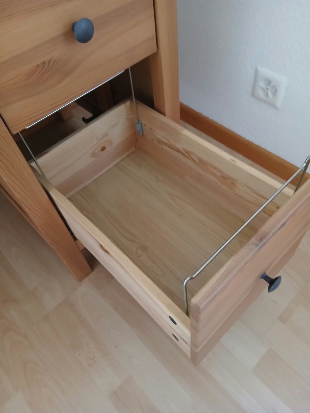 Ikea Scrivanie: Schreibtisch – Usato da St. Niklausen LU venduto da sch_9mdh 1