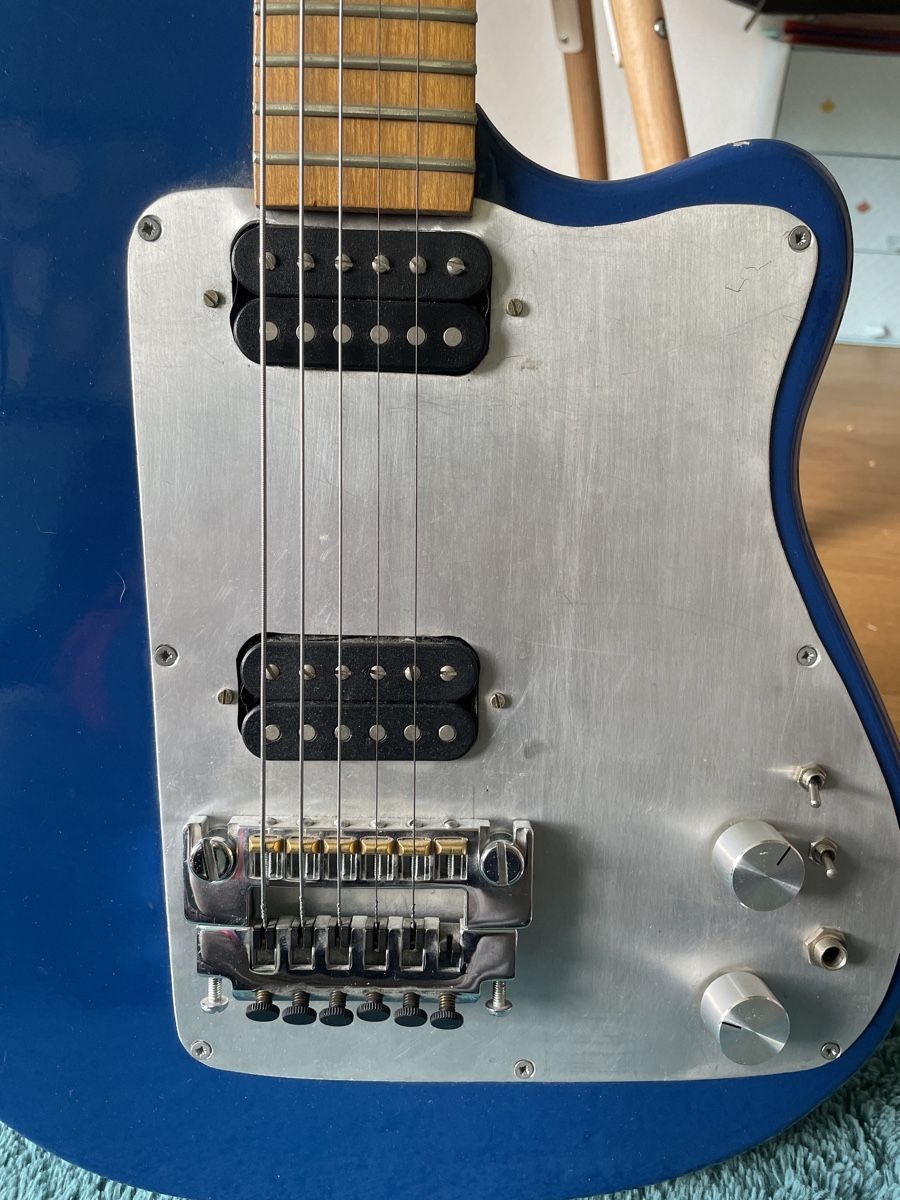 Musikinstrumente: Selbst gebaute E- Gitarre – Defekt aus GÜMLIGEN von  1
