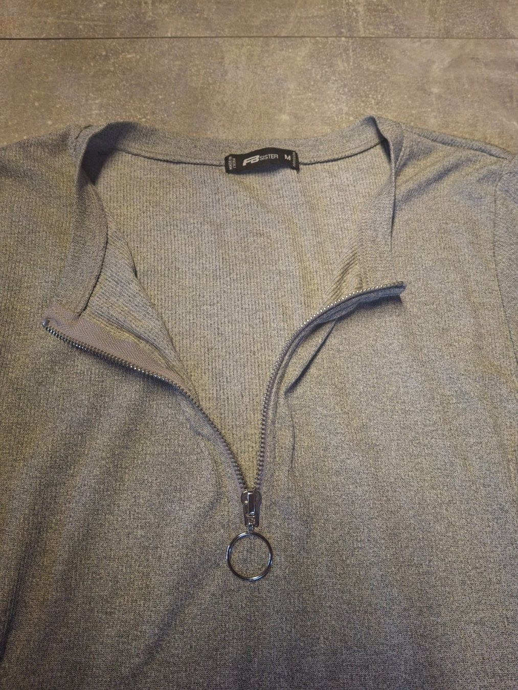 Kleider: Robe près du corps taille M marque FB Sister – Gebraucht aus Villiers von san_jn5w 1