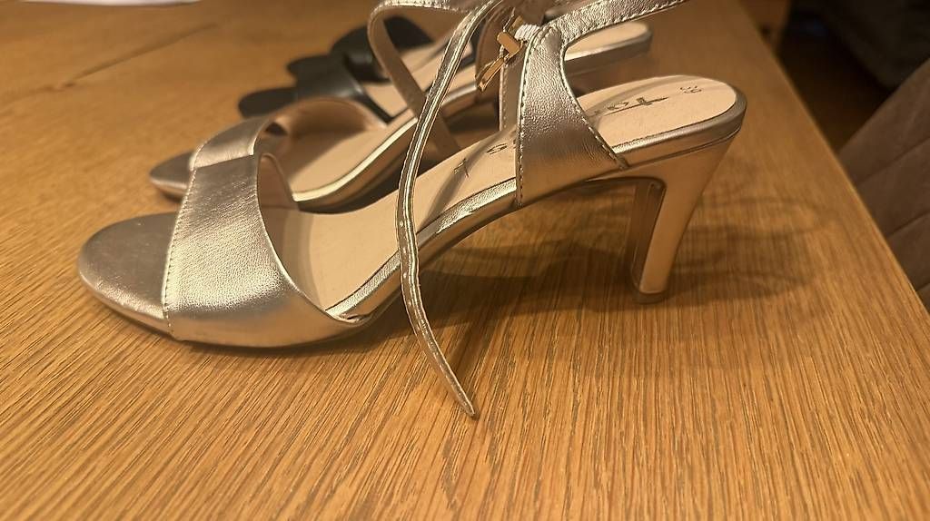 Damenschuhe: Tamaris Sommerschuhe Gr.39 – Gebraucht aus Winterthur von Kaktus24 1