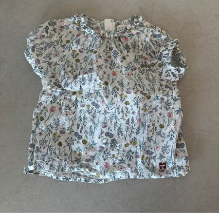 Sommerliches Top mit Blumenmuster, Grösse 74, Mädchen.