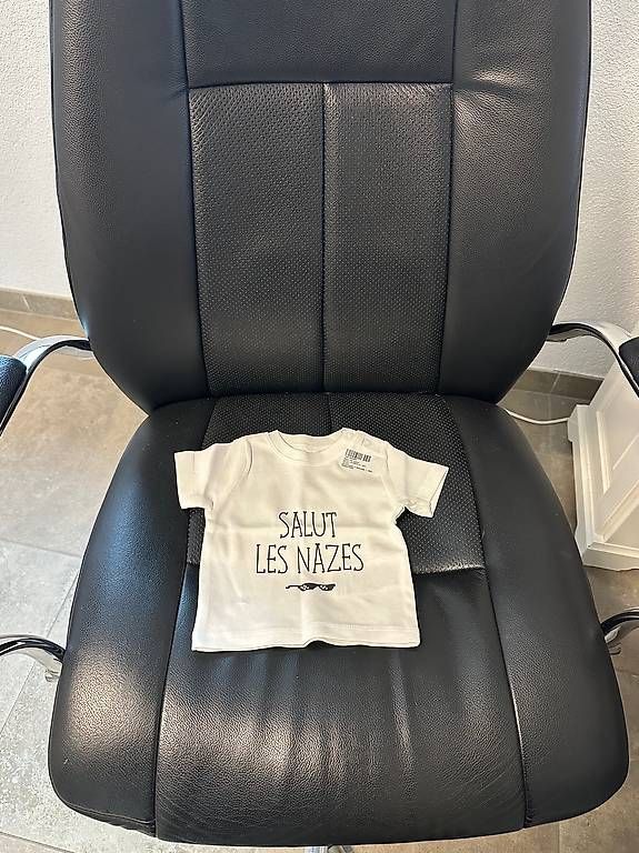 T-shirt: T-shirt bébé rigolo – Nuovo e nell'imballaggio originale da Longirod venduto da Fabricelli