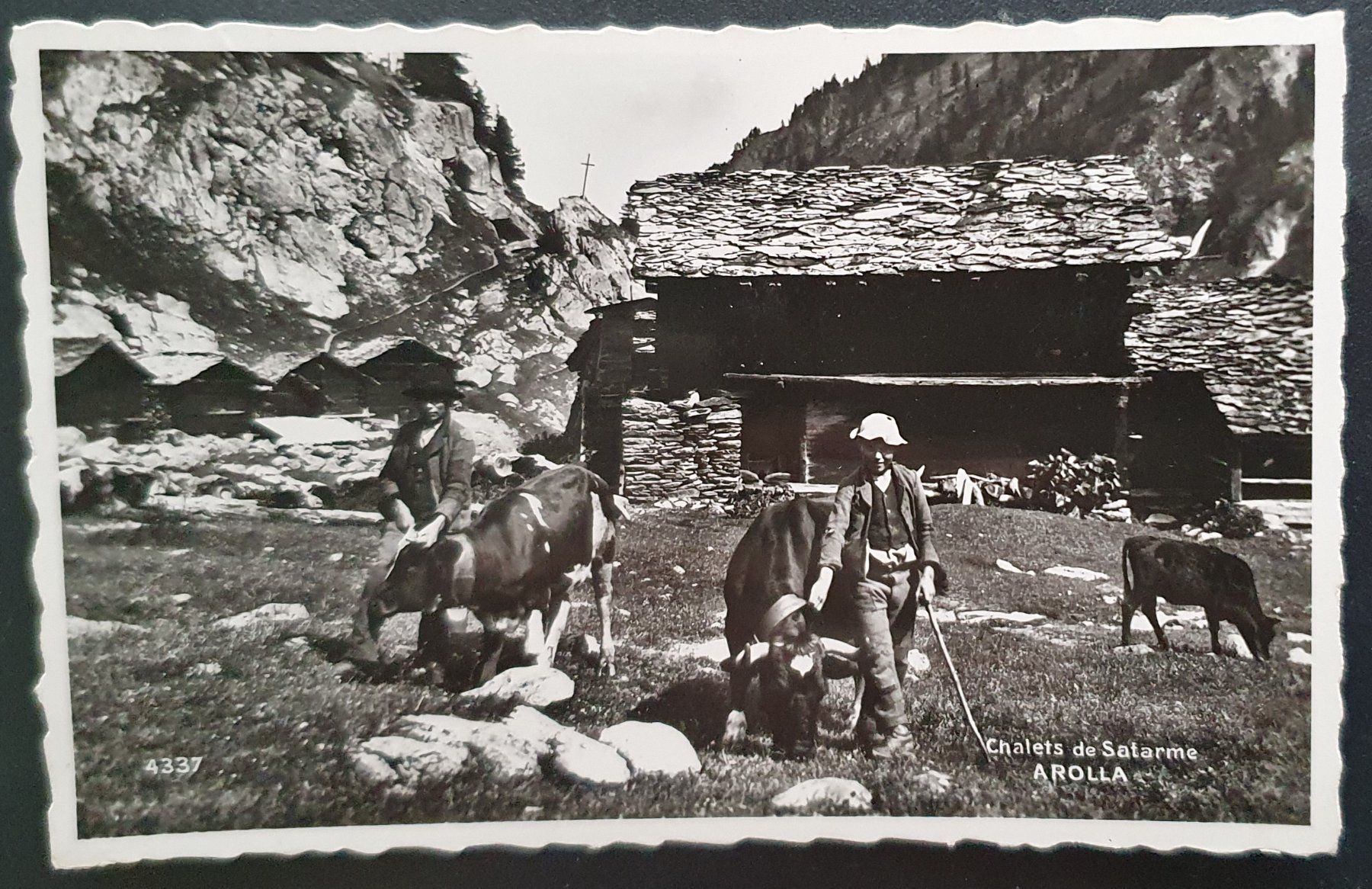 Cartoline postali: Arolla 1943 - Chalets de Satarme – Usato da Kreuzlingen venduto da Rschweiz1