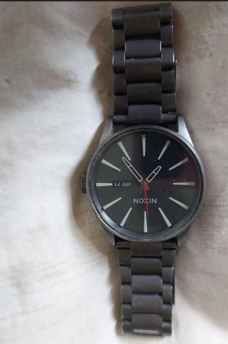 Nixon Orologi: Nixon Uhr / Montre – Usato da Adliswil venduto da Boncoinsuisse