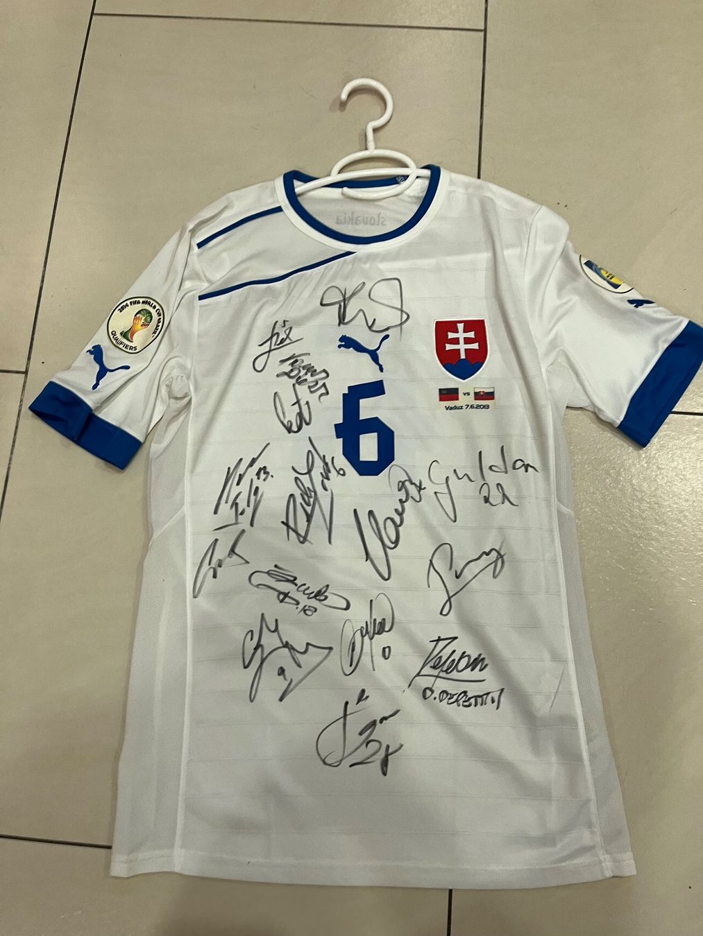 Leibchen & Hosen: Matchworn & Kadersigniert Lasik – Gebraucht aus Balzers von jos_6r9r