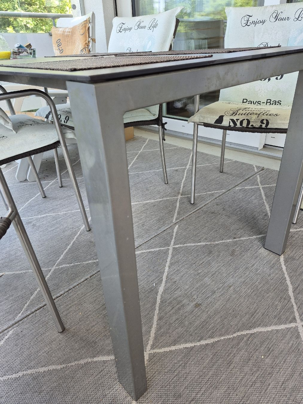 Tavoli: Tisch mit 4 Stühlen – Usato da Oftringen venduto da Suti5 1