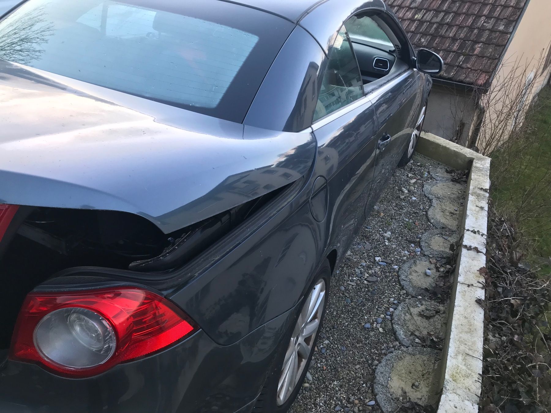 VW Automobili: VW Eos 2.0 TFSI Ersatzteilträger oder Einzelteile – Usato da Niederdorf venduto da Verwerte-sinnvoll