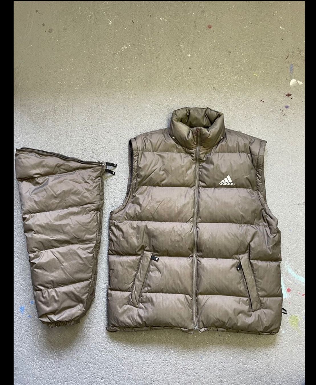 Adidas Jacken: Adidas  DaunenJacke/Weste  Gr. L – Gebraucht aus Zürich von Dario_Mupf 2