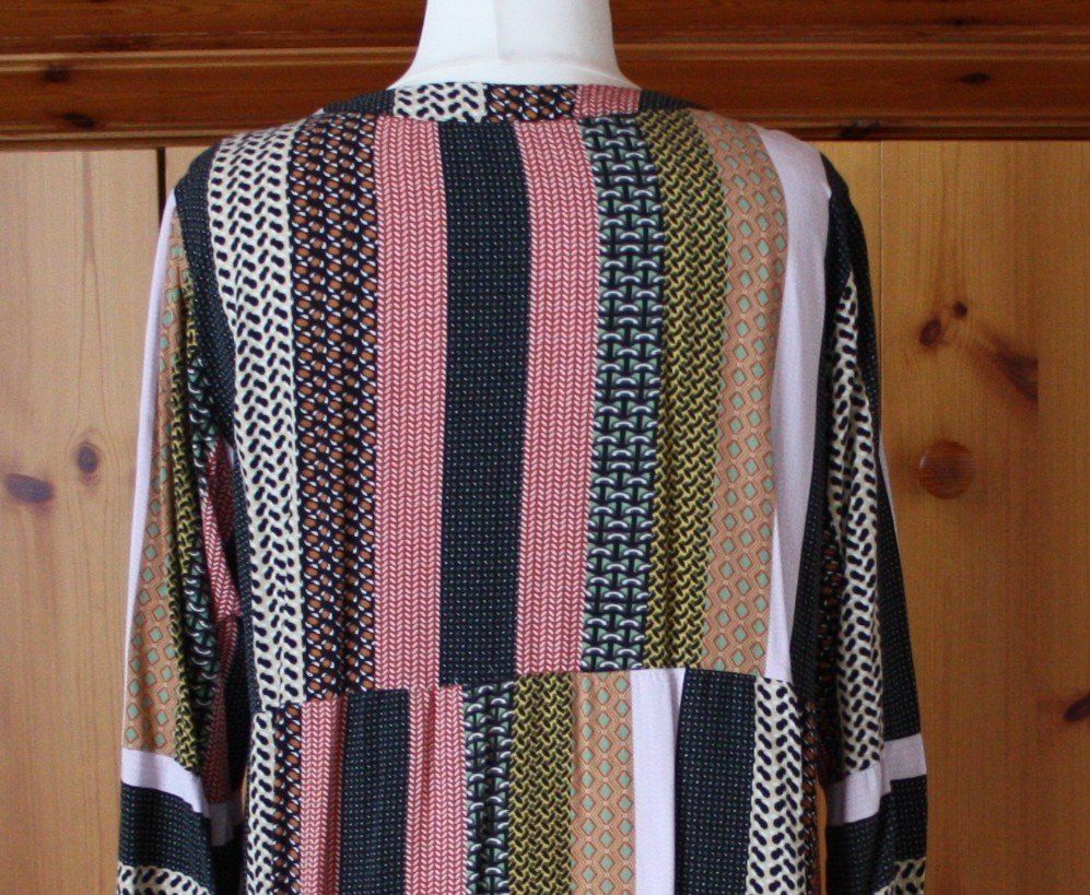 Kleider: Kleid Langarm bunt Gr. XL – Gebraucht aus Flüelen von Diversicum-Curvy 6
