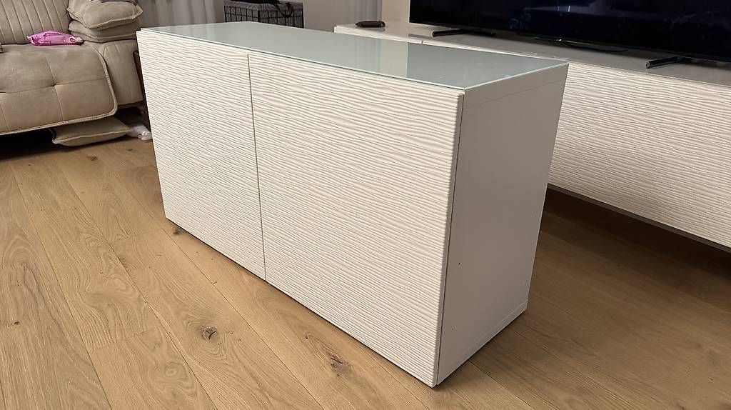 Commodes: Besta Regal mit Türen – D'occasion à Wil SG par Dshopping 2