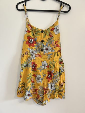 Sommerlicher Jumpsuit mit Blumenmuster, Grösse XS/S Top!