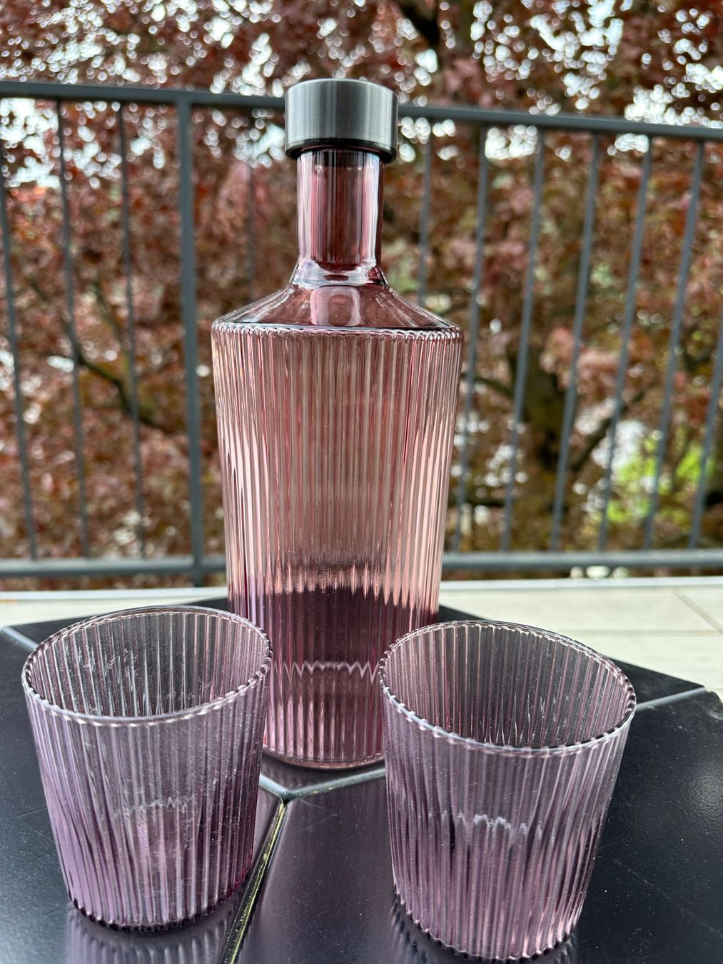 Caraffe: Karaffe mit zwei Gläsern von Veau – Nuovo e nell'imballaggio originale da Liestal venduto da Ballerino01 3