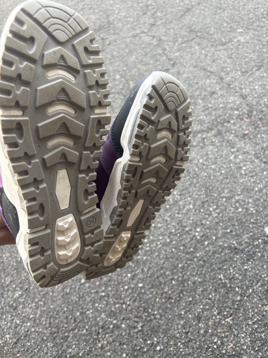 Scarpe per ragazze: Schuhe lila Grösse 36 Kinder – Usato da mellingen venduto da Jana2Fashion 1