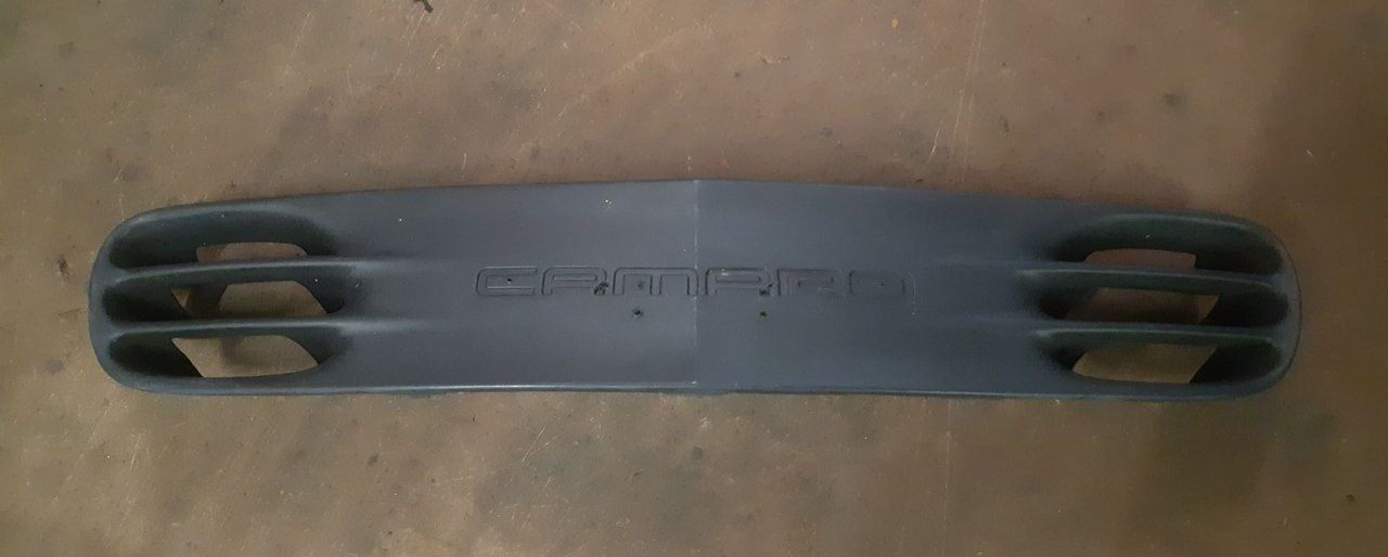 Chevrolet Tutti pezzi di ricambio auto: Frontgrill für Chevrolet Camaro – Usato da Niedergösgen venduto da usc_8fsx