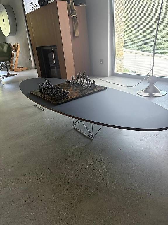 Eames Tische: Vendo Tavolino Eames Elliptical Table "Surfboard" – Gebraucht aus Vernate von nma_77kf