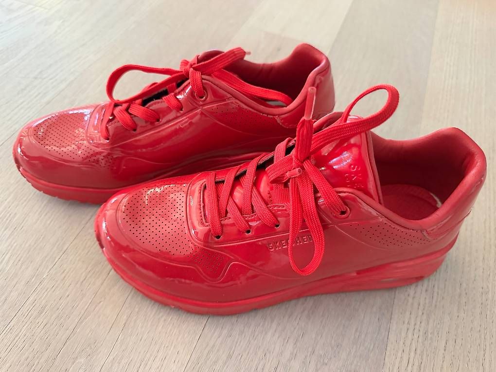 Skechers Herrenschuhe: Skechers rot, Gr 40, fast neu – Neu (gemäss Beschreibung) aus Meilen von JuliaFantasma 1