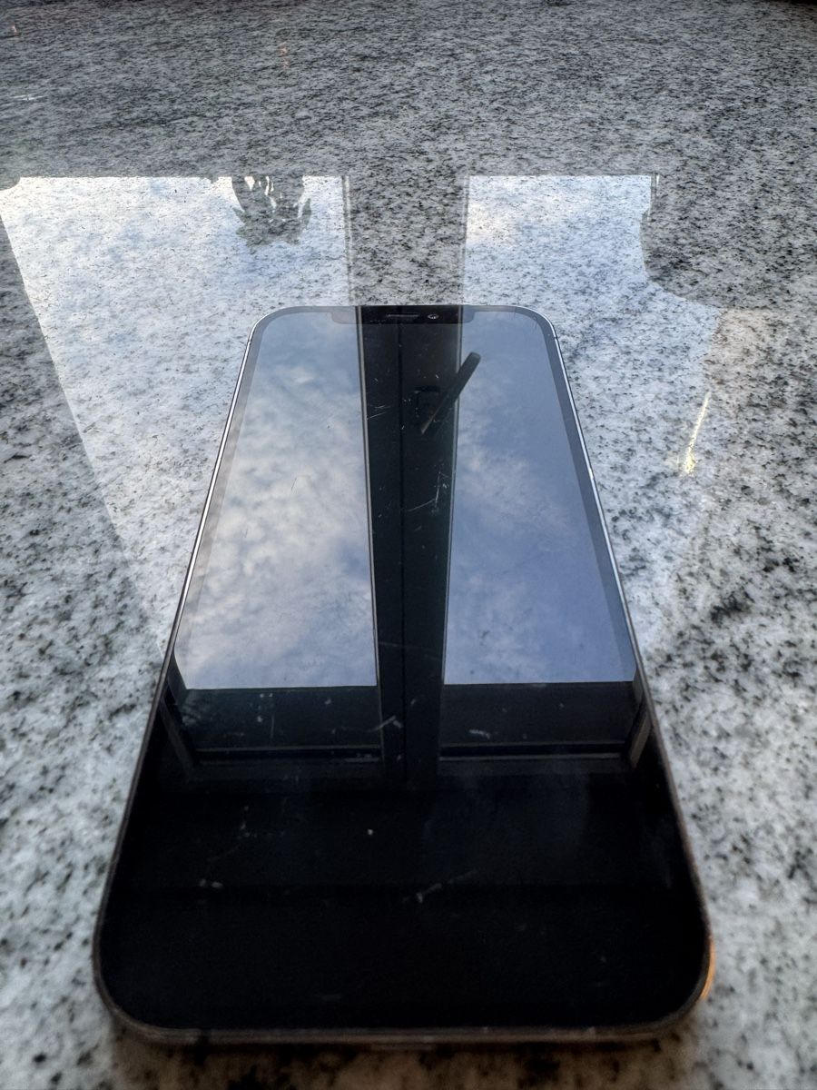 Apple Portables: Iphone 12 Pro 128GB Anthrazit – D'occasion à Zürich par ele_jvf2 1