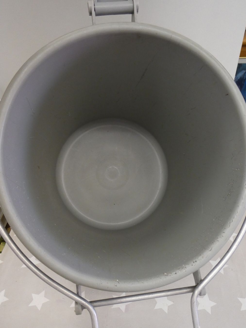 Ochsner Cestini per rifiuti: Ochsner Kübel Kunststoff Plastik 22 L – Usato da Rafz venduto da Powacaddy 4