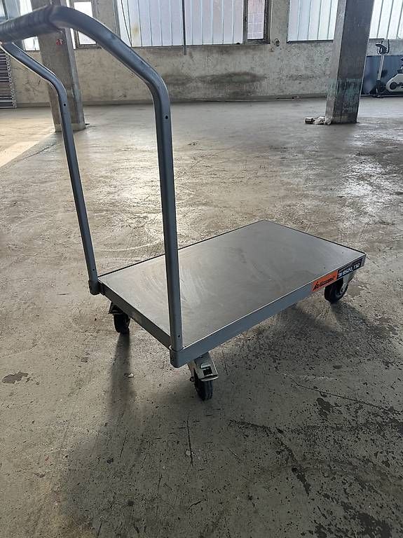 Autre stockage et transport: Wagen – D'occasion à Frauenfeld par KelvinG 4