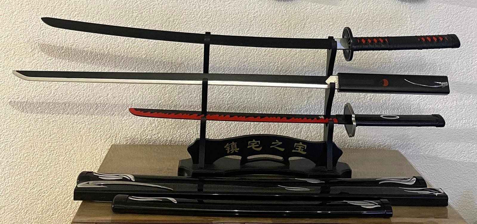 Internationale Kunst: Samurai Katana Schwert Set inkl. Ständer - Dekorativ – Neu (gemäss Beschreibung) aus winterthur von Ricardorounen 1