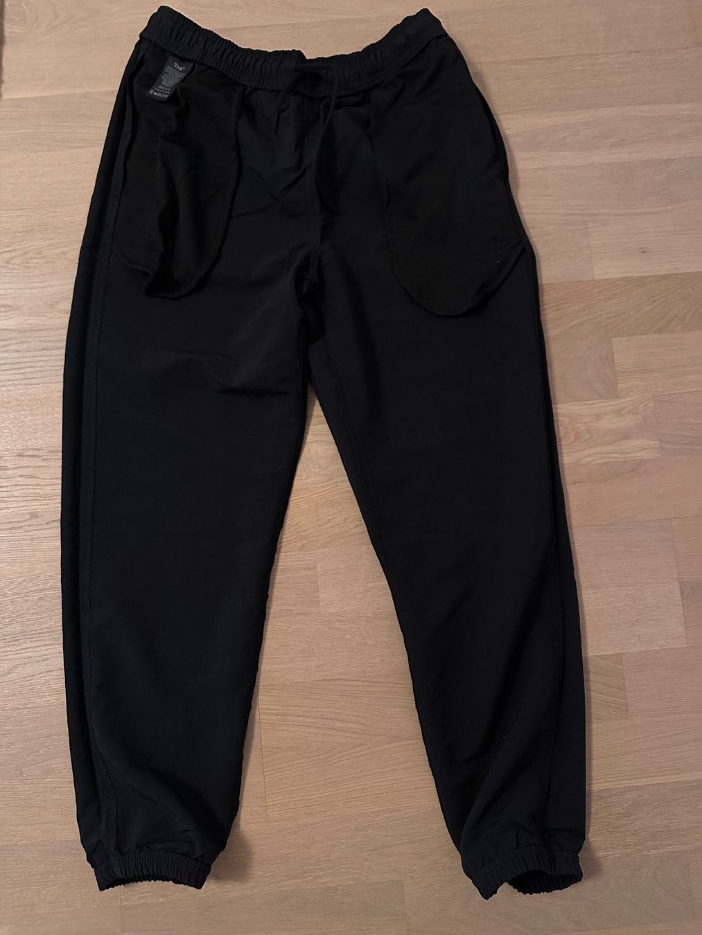 Pantaloni: Black TNA trousers - new, size M – Nuovo (secondo la descrizione) da Unterägeri venduto da aig_7jjx 7