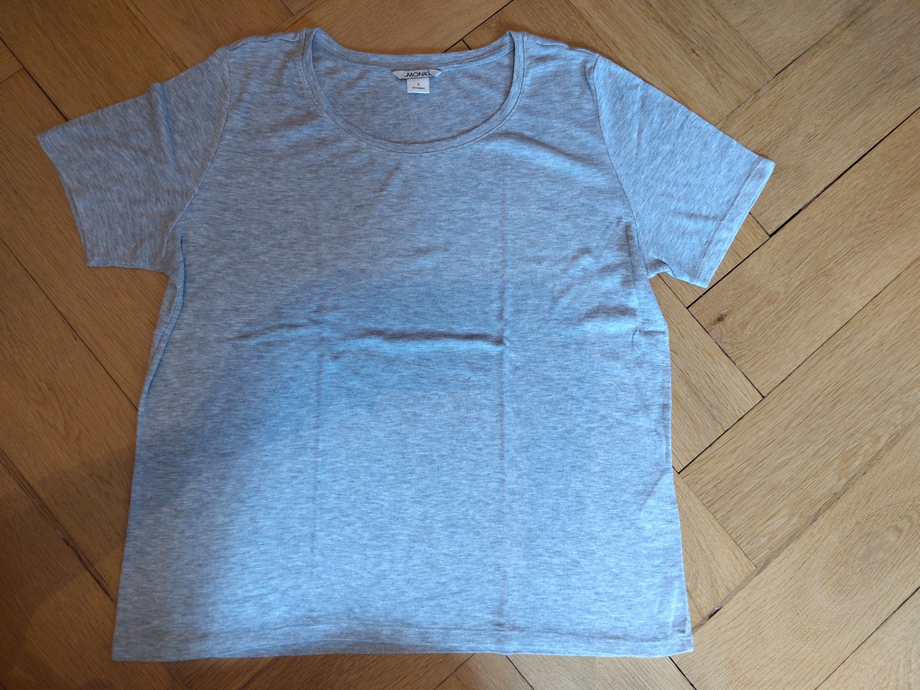 Monki T-Shirts: T-Shirt – Gebraucht aus Bern von Linii